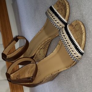 Naturalizer Areda Wedge Sandal in Natural Multi Size 10M